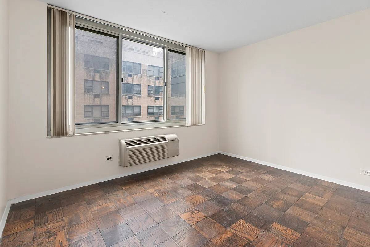 1 Bedroom Condo for rent in Midtown !