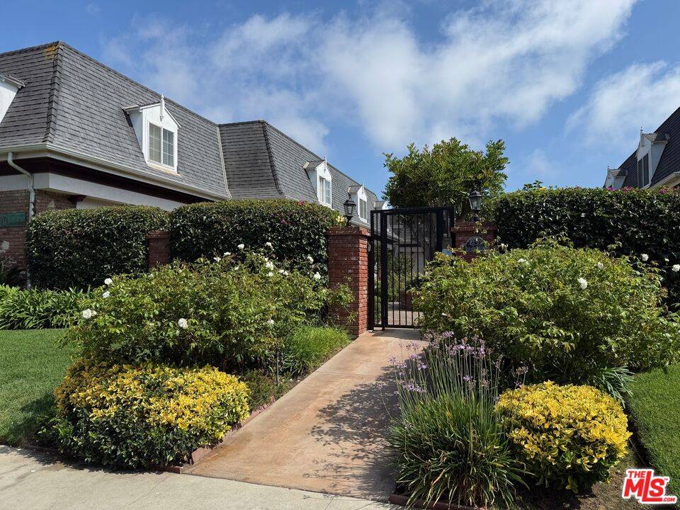 8130   Redlands St 1BR La