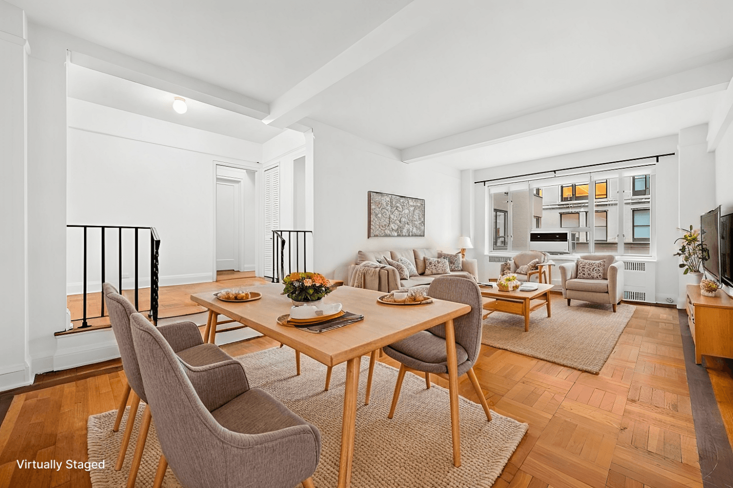 Welcome to Unit 3L at the Goodhue House, an exquisite Art Deco cooperative building located at 20 East 35th Street in Manhattan's coveted Murray Hill neighborhood.