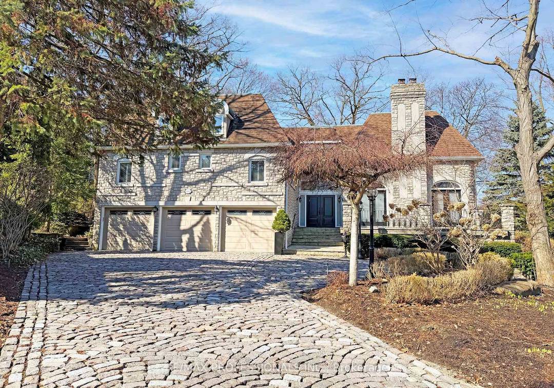 Welcome to 6A Edenbrook Hill in prestigious Lincoln Woods, Edenbridge Humber Valley.