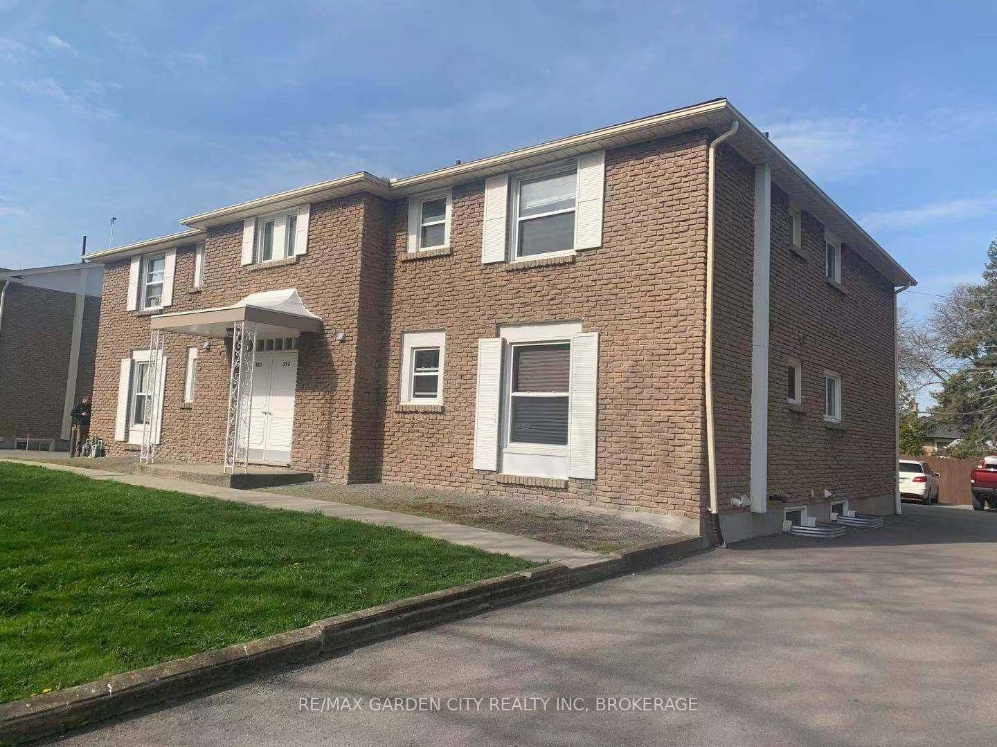 Welcome to 358 360 Glenridge Ave, Unit 4 a bright and spacious 3 bedroom apartment offering exceptional convenience and comfort !