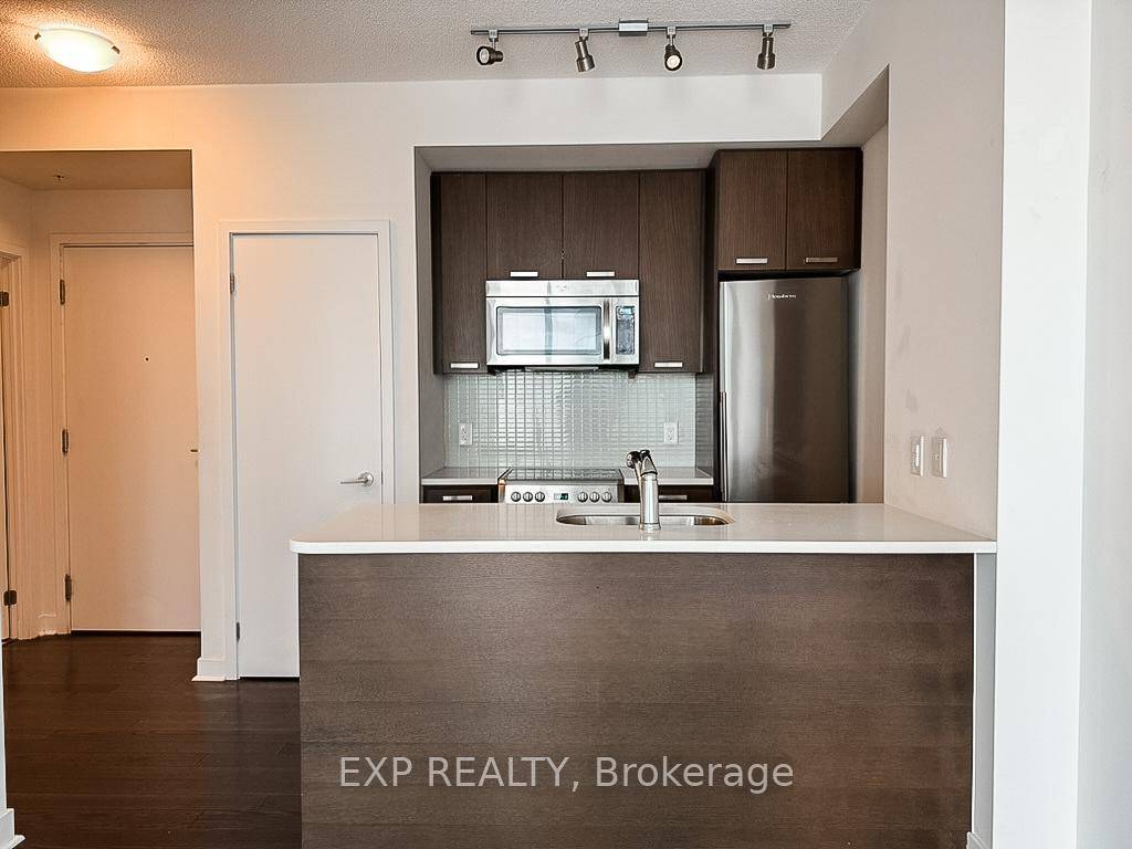 Experience modern living in this open concept 1 bedroom unit at The Pinnacle of Adelaide.