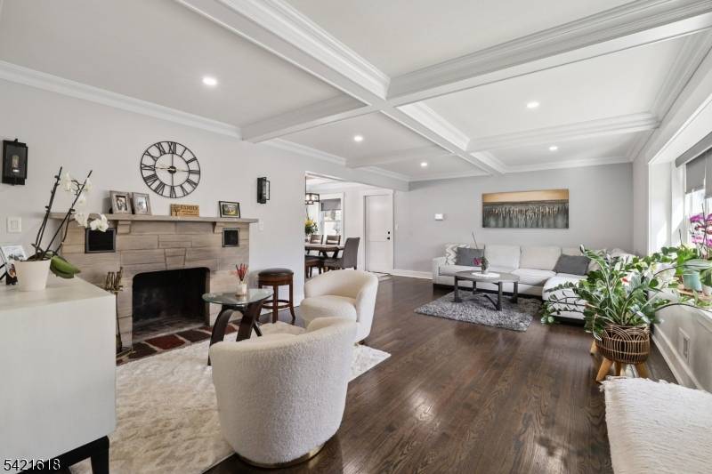 Welcome to 306 Minute Arms Road in Union, NJ !