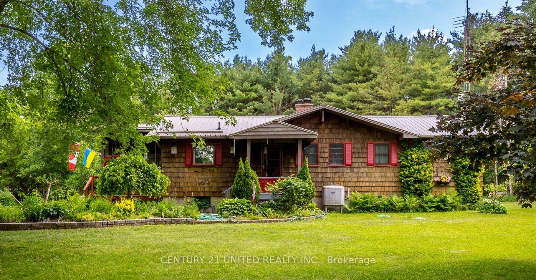 Welcome to 723 Ford Crescent in Cavan, situated on a beautiful 4.