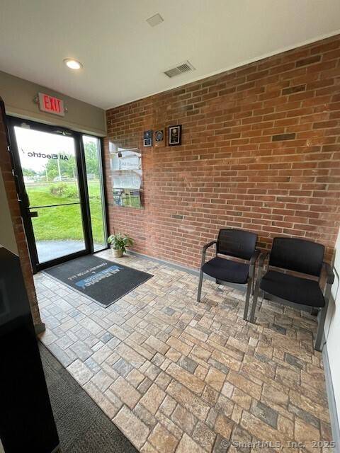 Perfect free standing contractor building.