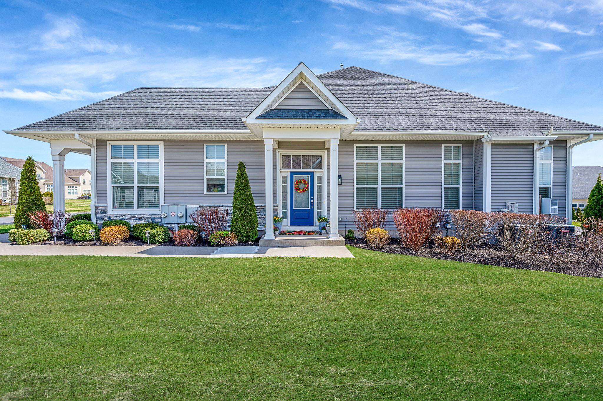 Welcome to the Essex Model End Unit A Stunning 55 Retreat of Style, Comfort amp ; Sophistication Live beautifully in this elegant Essex model, thoughtfully designed for effortless living in ...
