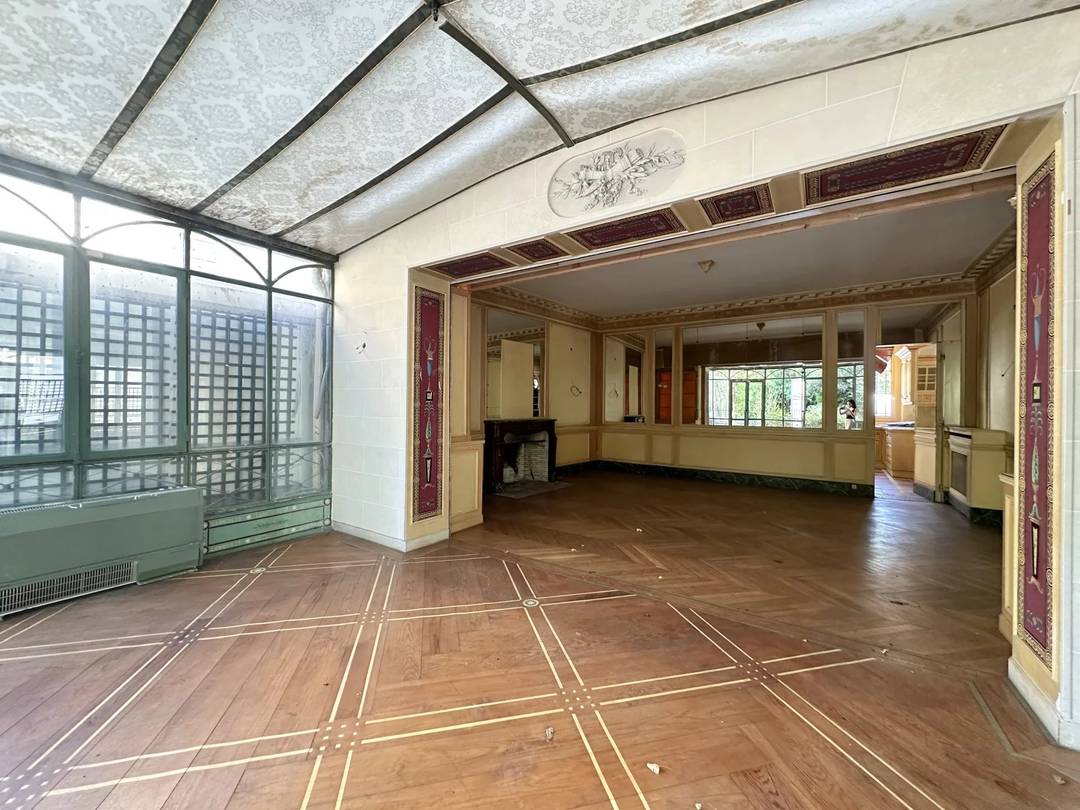 Townhouse - Enclosed walled garden & Eiffel Tower view