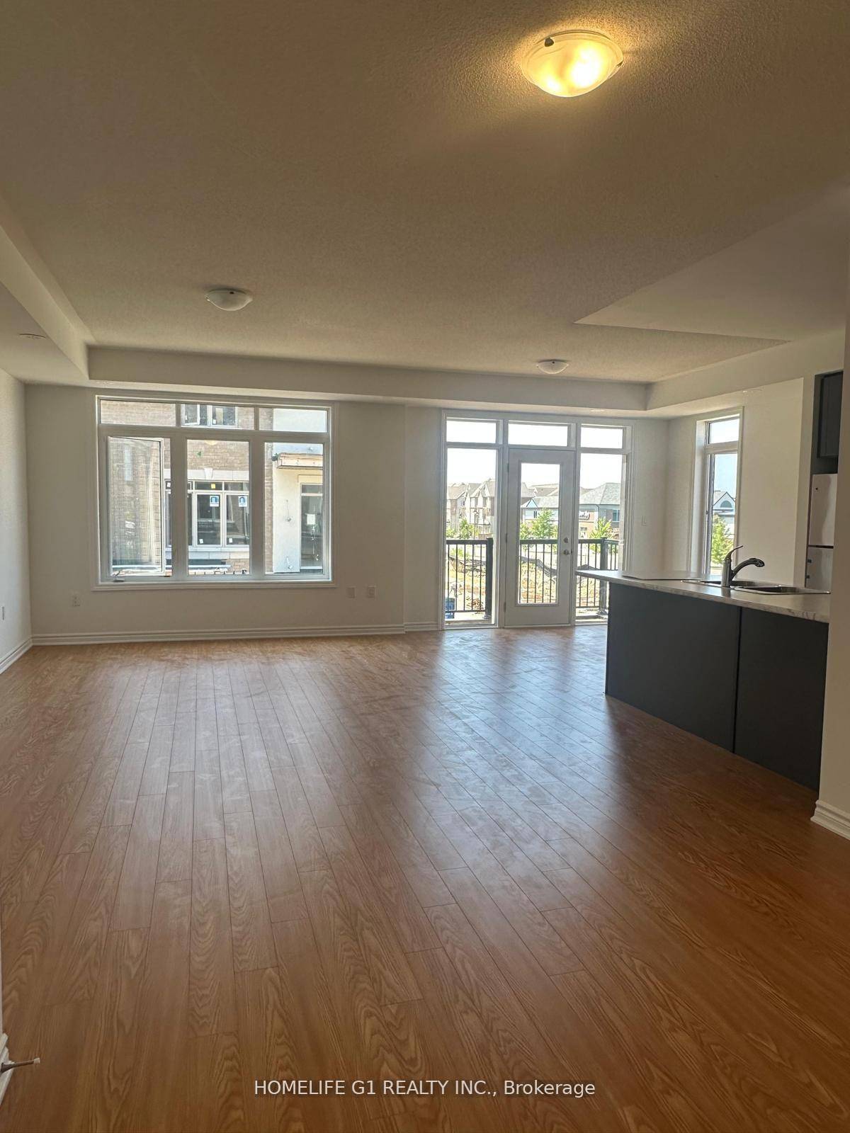 Newly built 3 Bedrooms and 3 bathrooms Townhouse situated in the sought after Southfields Village area is available immediately.