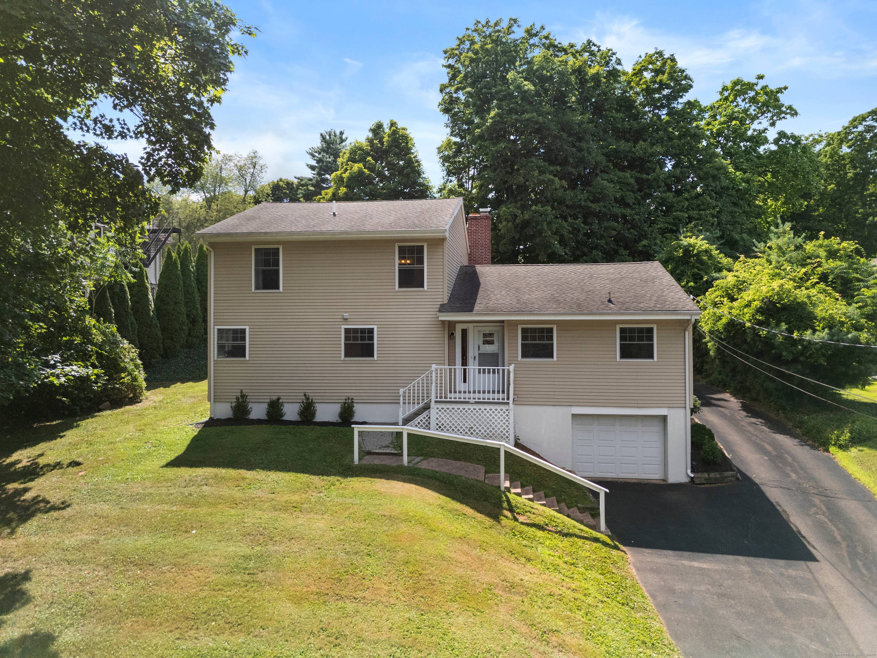 Welcome to this well maintained split level home offering 5 spacious bedrooms and 2 full bathrooms perfect for growing families or multi generational living.