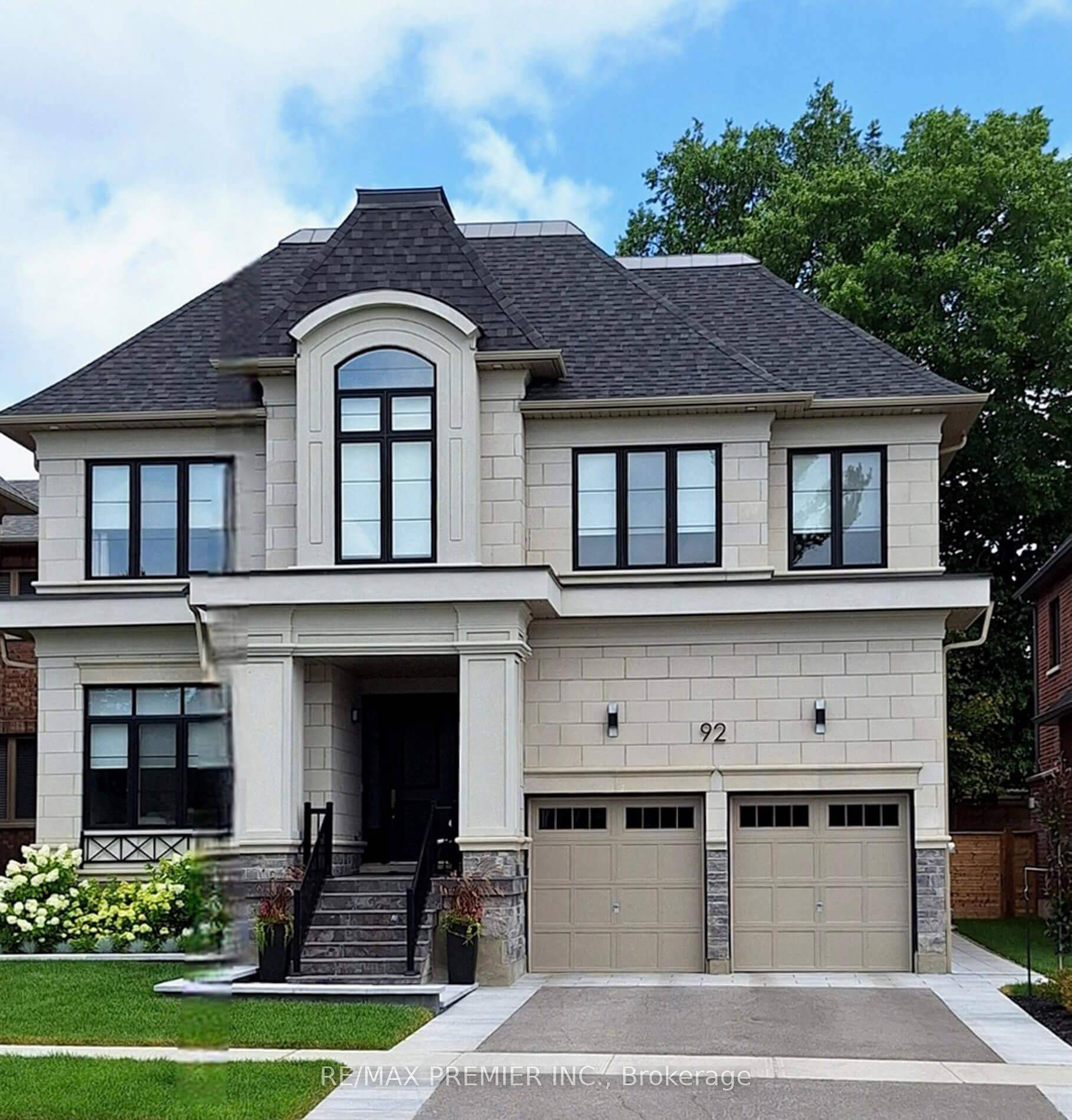 Welcome to one of the most prestigious and magical areas of Aurora with mature trees and parks, King's Riding golf course, King Valley golf club, Highland Gate Trails within minutes.