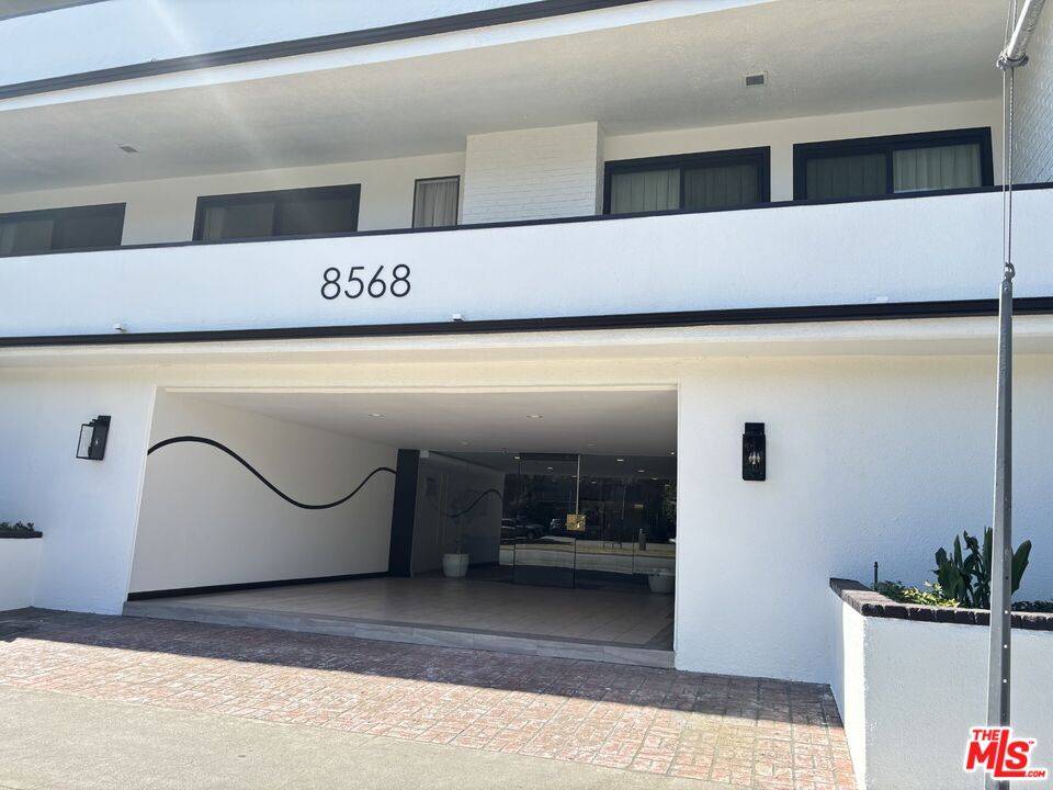 8568 Burton Way 2BR Beverly Grove La