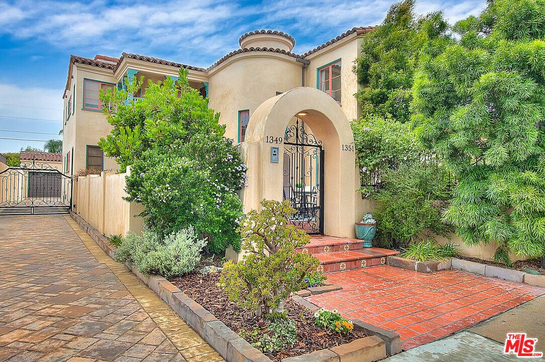 1349   Meadowbrook Ave 6BR La