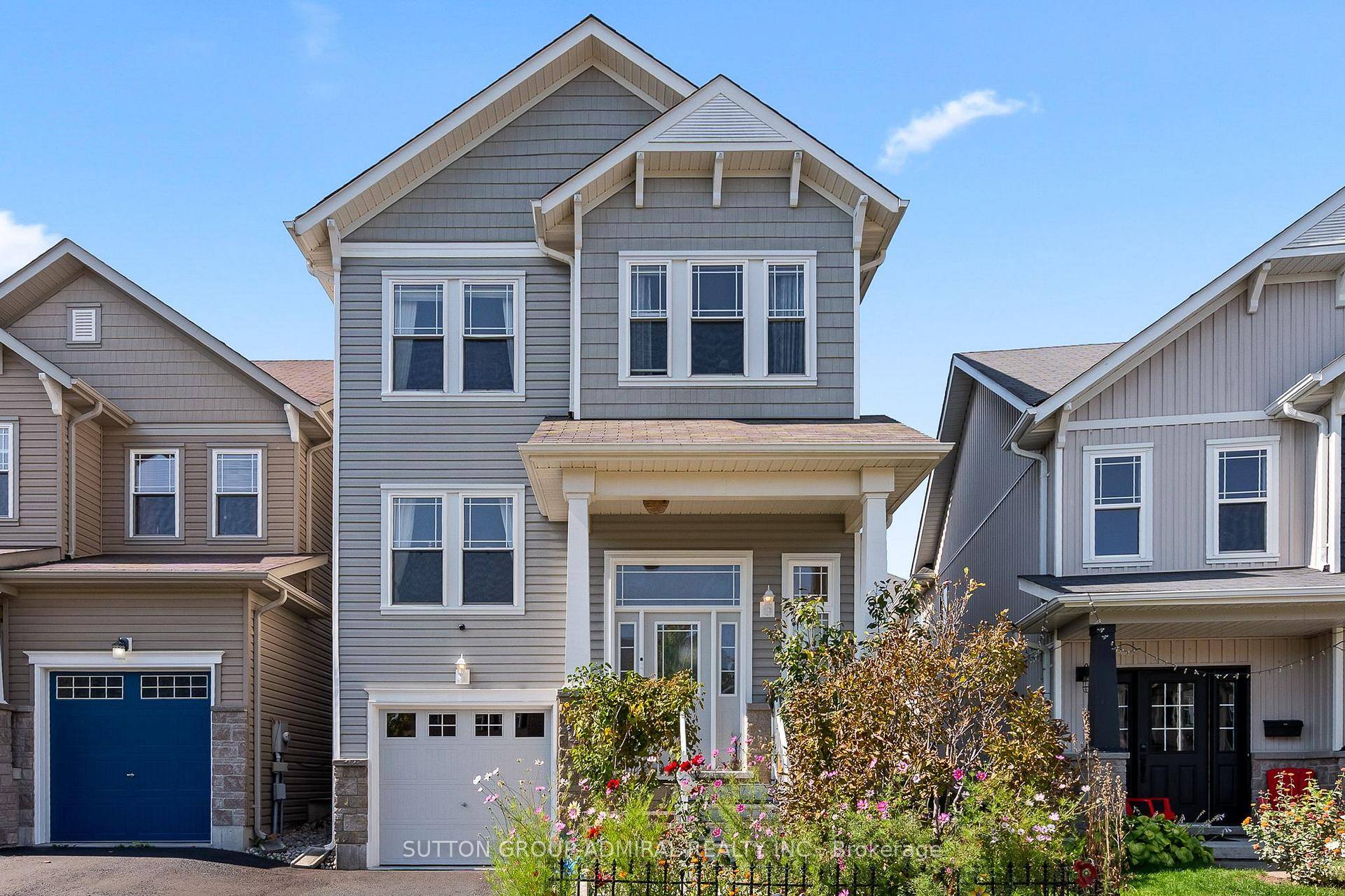 Welcome to 54 Pearl Drive in Orillias desirable West Ridge community !