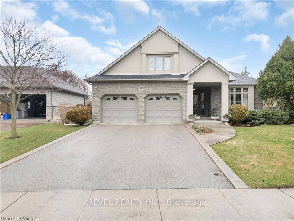 Welcome to your new Home ; This recently renovated spectacular amp ; luxurious Waterfront 4 Bedroom home with finished basement is complete with a heated salt water pool, extensive landscaping ...