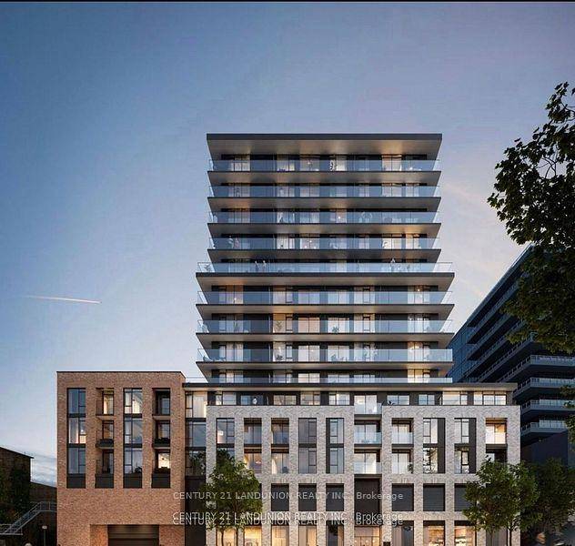 Bright 2 bed, 2 bath unit at 1 Jarvis, overlooking downtown Hamilton.