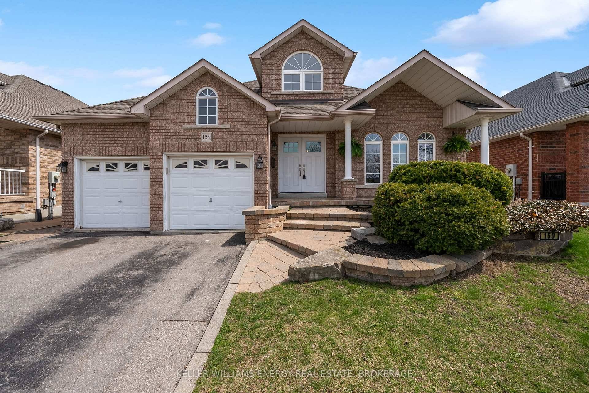 Beautiful All Brick Bungalow in McLaughlin Community, An absolute Gem !