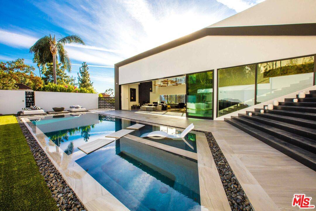 2210   Bowmont Dr 4BR Beverly Hills Post Office | B.H.P.O. La