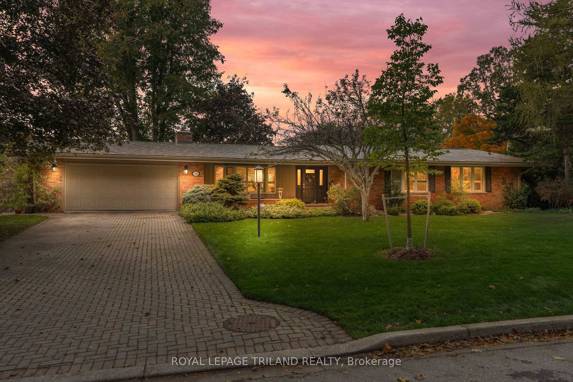LOCATED ON ONE OF THE MOST COVETED STREETS IN OLD HUNT CLUB, 142 HUNT CLUB DRIVE BOASTS THE BEST SUNSET VIEWS AND BACKS DIRECTLY ONTO THE LONDON HUNT AND COUNTRY ...