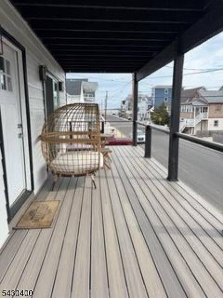 This beautiful home is 4 years young, has pretty water views offers 4 bedrooms one bed bath on main floor 3 full baths.