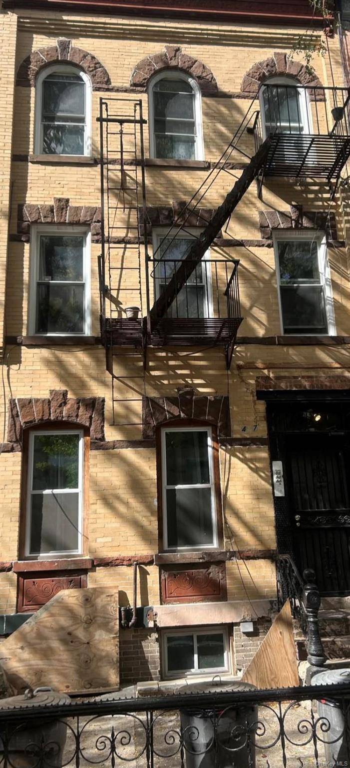 Welcome to 417 Menahan Street, a well located Brooklyn property offering comfort, functionality, and convenience.