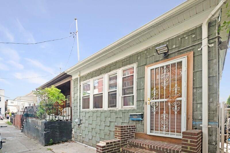 Enjoy cool ocean breezes during the summer in this quaint bungalow.