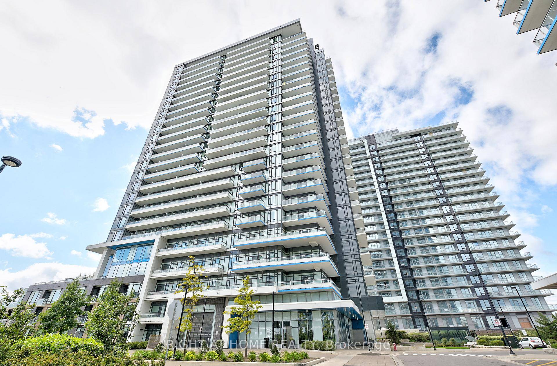 Bright And Beautiful Unit At The Corner Of Eglinton Ave West And Erin Mills Parkway, Mississauga This Brand New Unit Has It All !