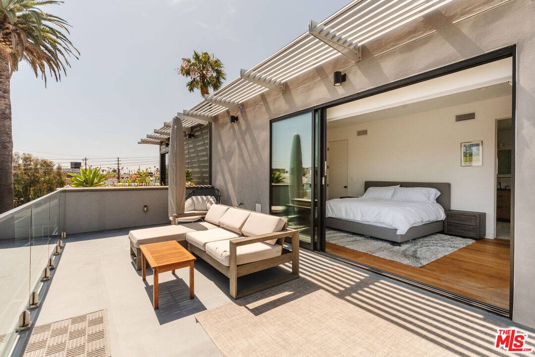 2416   Penmar Ave 3BR Marina Del Rey La