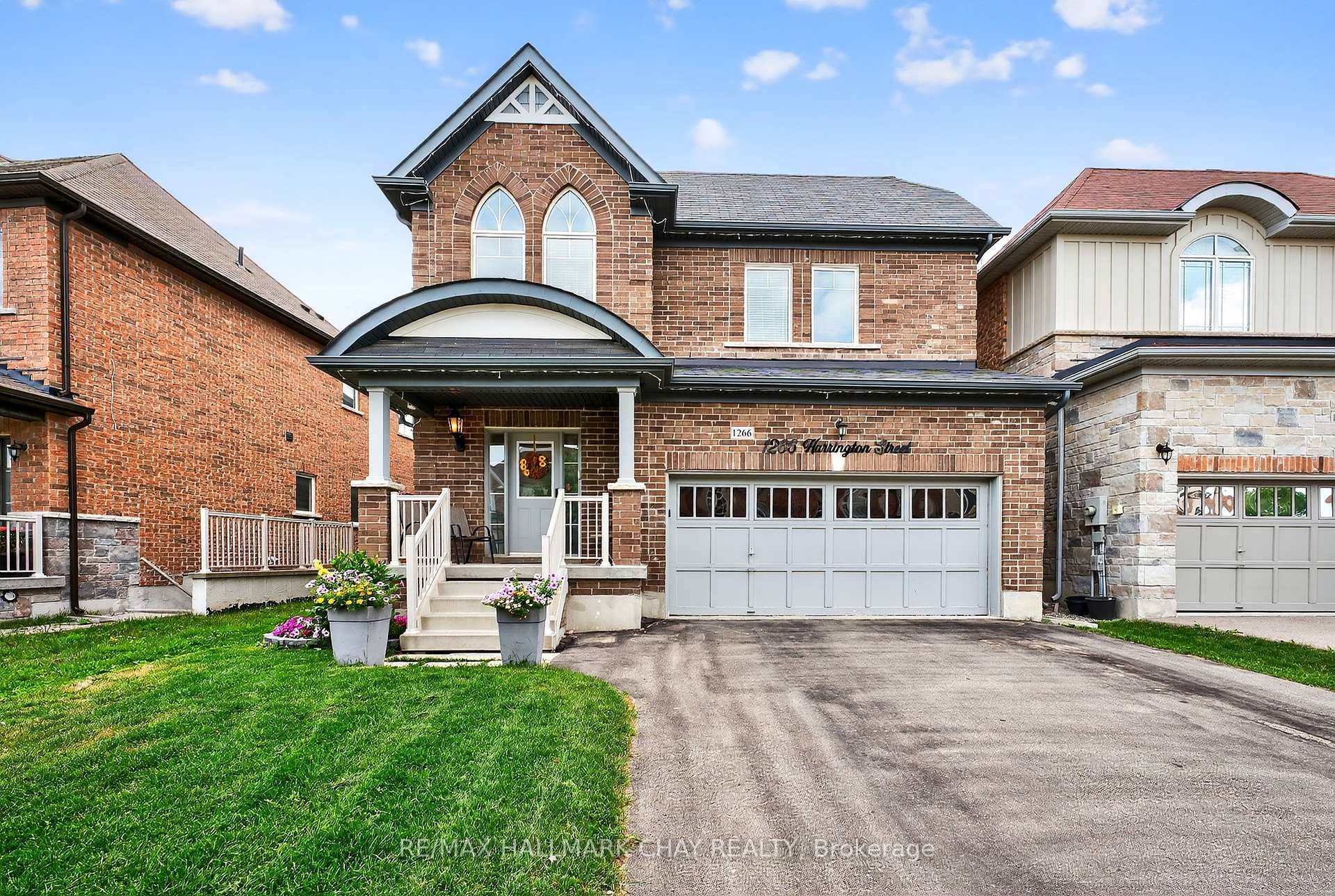 WELCOME TO THIS BEAUTIFUL, 4 BEDROOM, 3 BATHROOM, FULLY DETACHED HOME IN LEFROY !