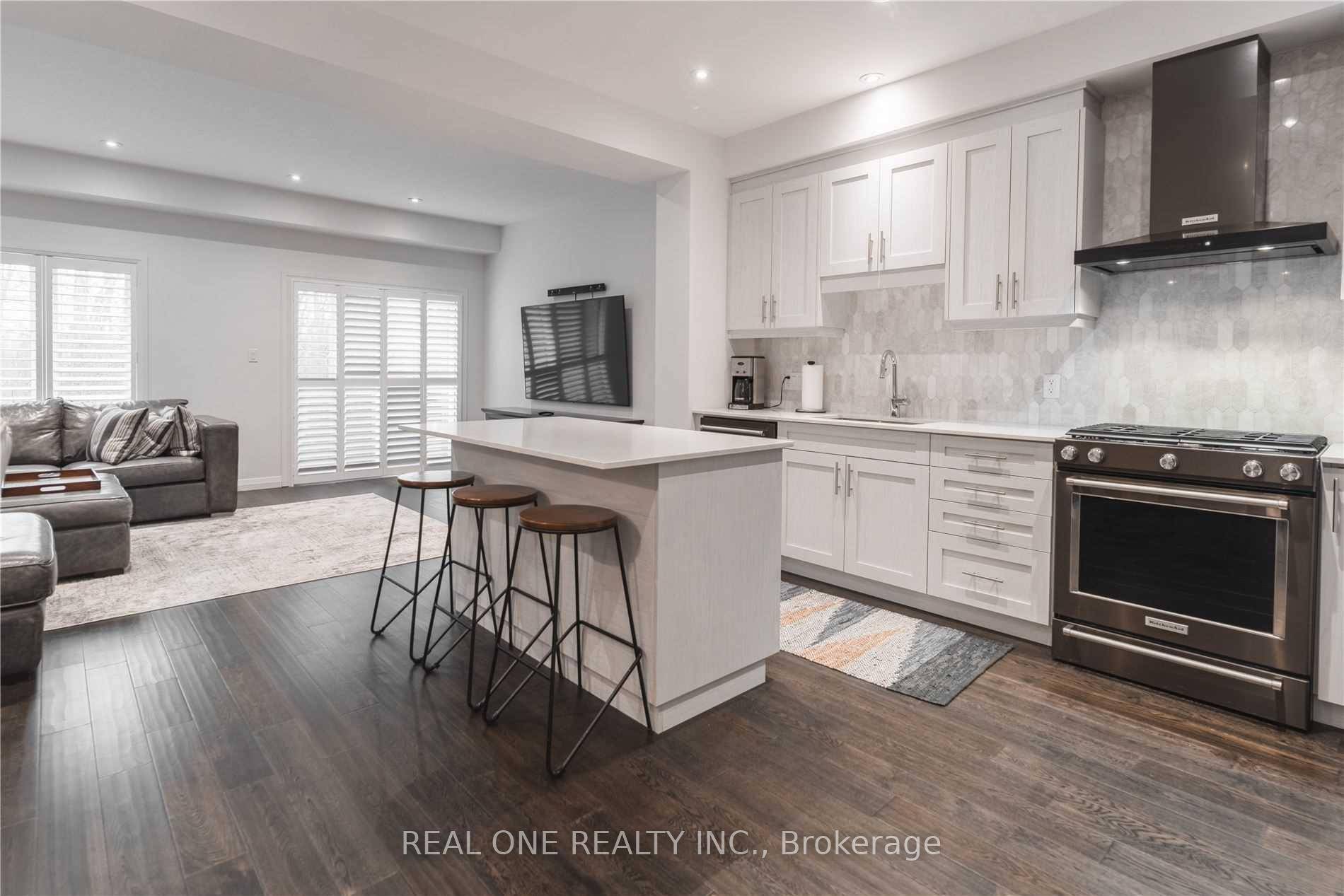Available May 1st, 2025 Luxury Modern 1570Sqft 3Bedroom 2.