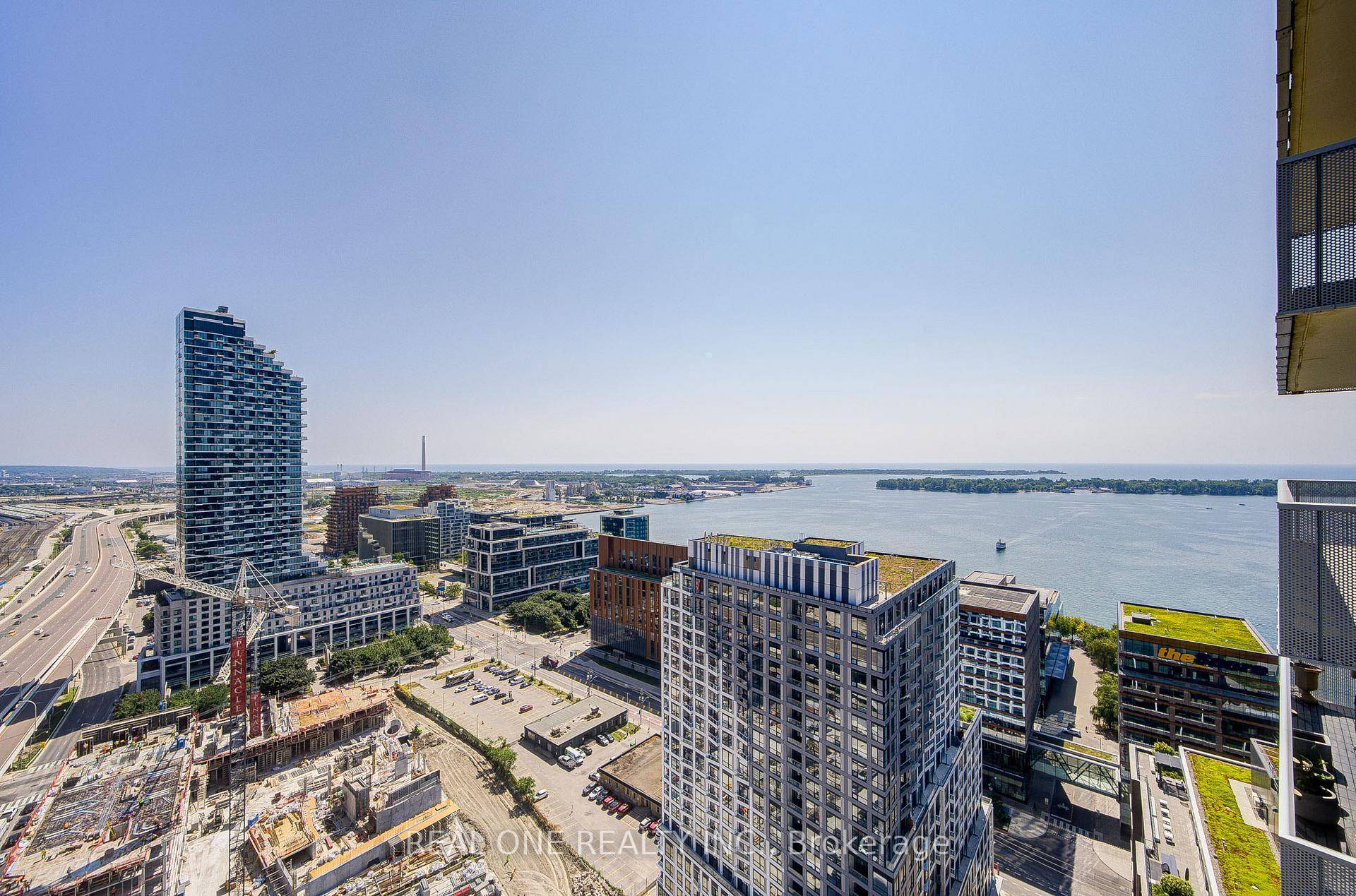 UNOBSTRUCTED LAKE VIEW ! Experience the ultimate urban waterfront lifestyle at Daniels highly sought after Lighthouse community.