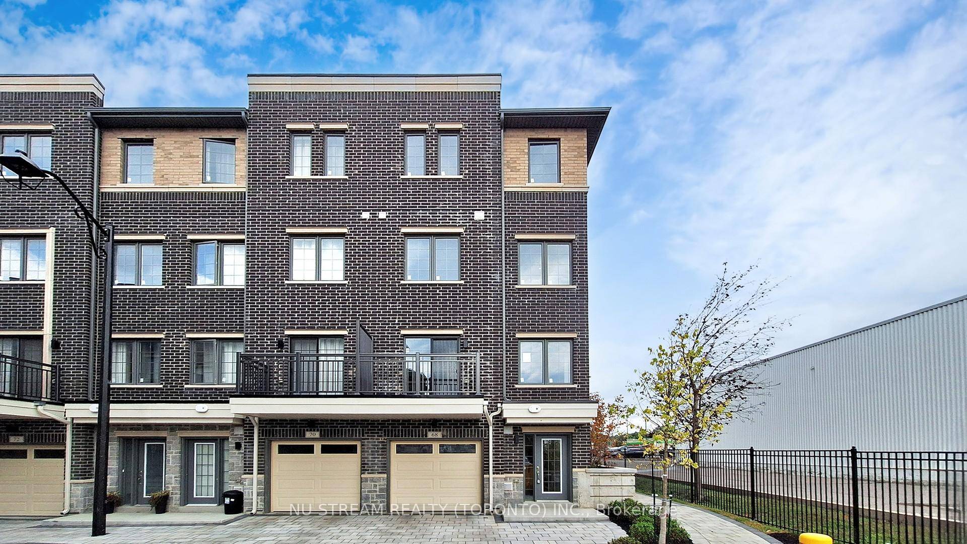 END UNIT ! ! ! Stunning 2320 Square Feet luxury 4 Bedrooms Freehold Townhouse With 2 Car Garage in Prime High Demand Stouffville Location.