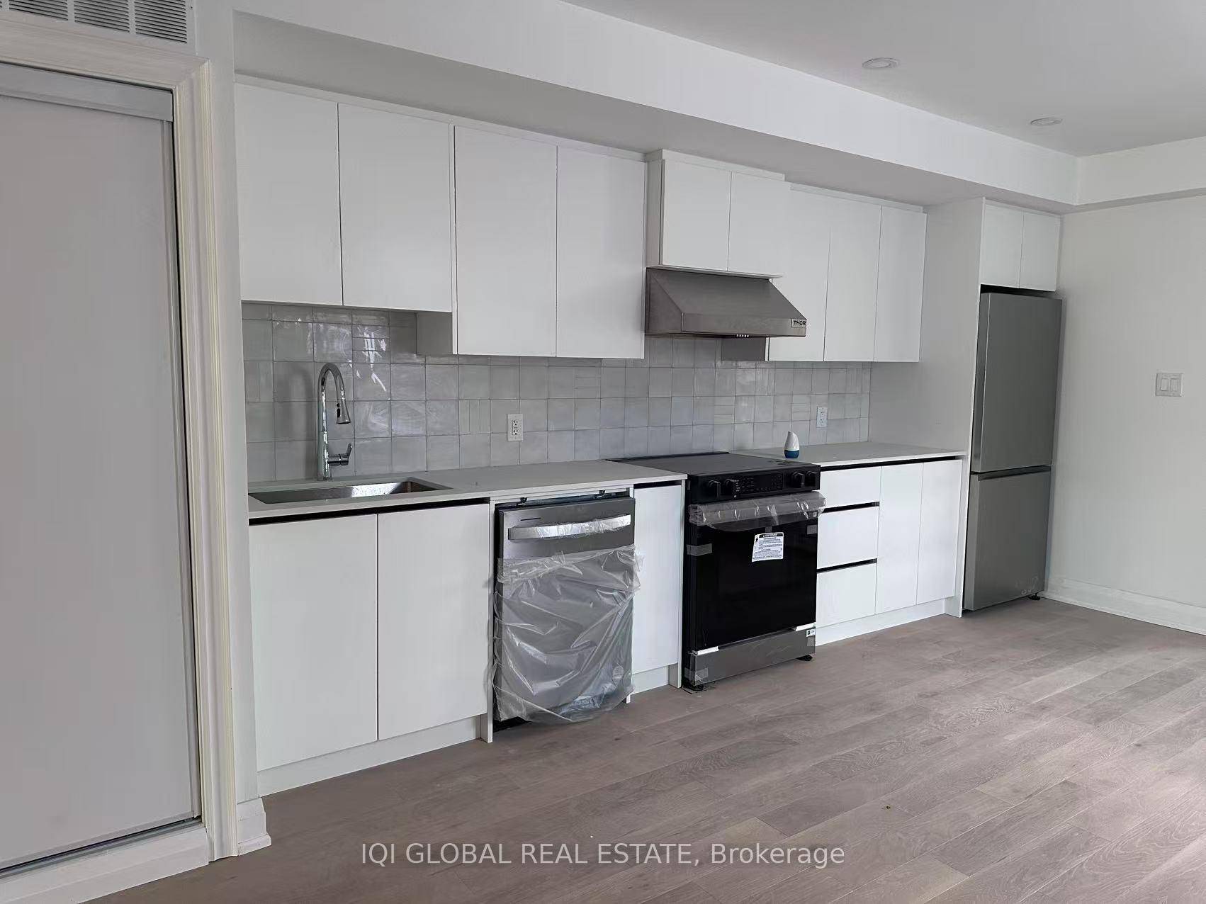 Brand new Legal apartment in Little Italy, the most desirable neighbourhood in Toronto.