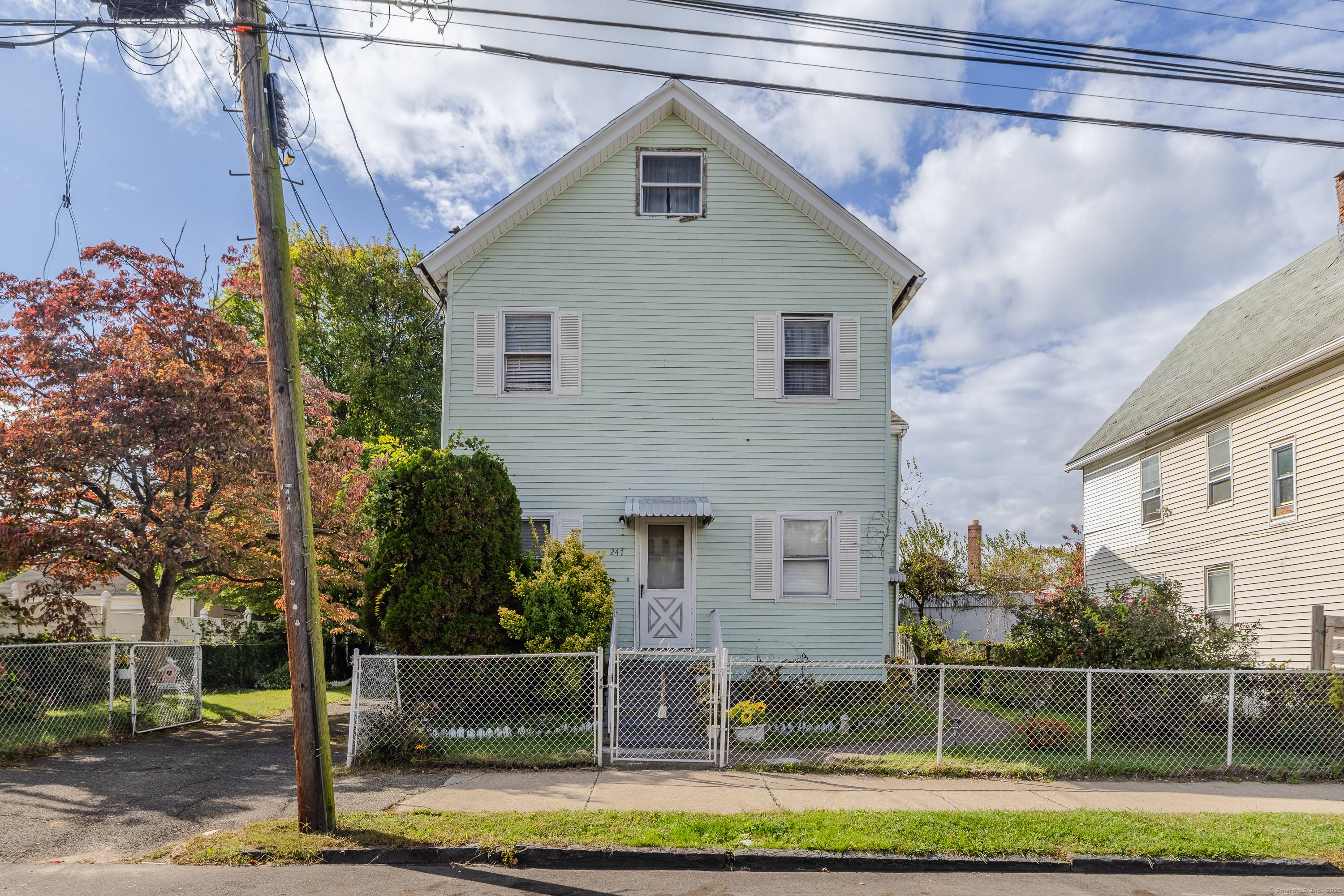Charming and well maintained two family home located in Bridgeport's East End.
