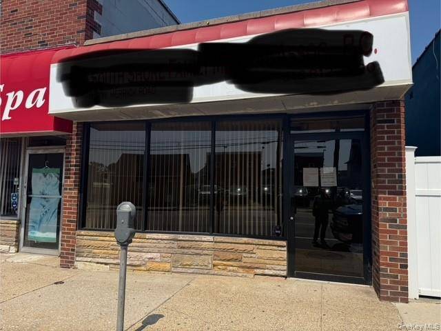 Medical Office For Rent, Featuring Large Waiting Area, 3 Exam Rooms, Parking In The Rear Of Building, 2 Bathrooms, Can Possible Purchase Business As Well !