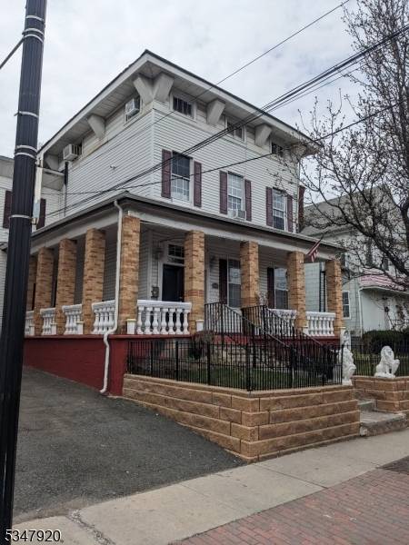 Investment Opportunity in Downtown Elizabeth !