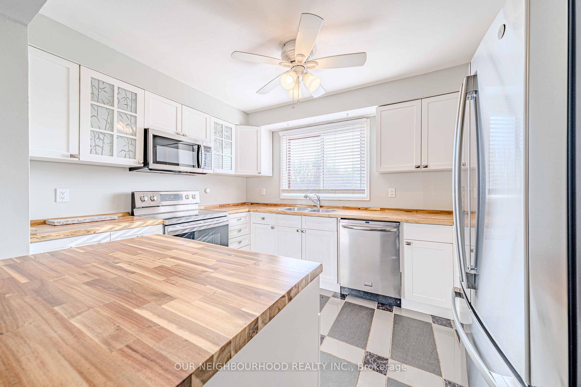 Welcome to 960 Glen St Unit 56 !