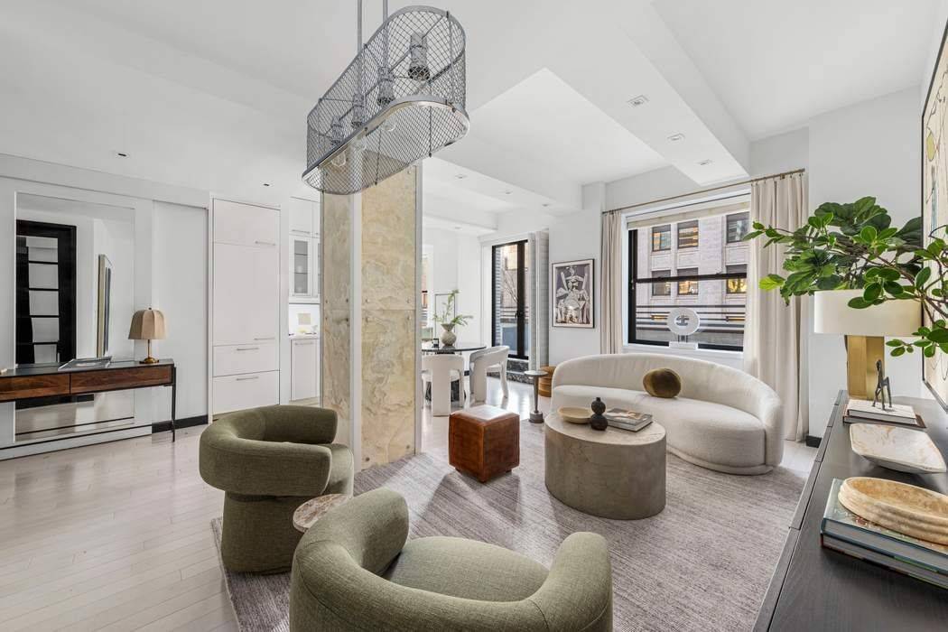 FULLY RENOVATED amp ; UNOBSTRUCTED SOUTH FACING 800 SQFT PRIVATE WRAP AROUND TERRACE CAN BE CONVERTED TO A 3 BEDROOM Welcome to the epitome of luxury living at 20 Pine ...