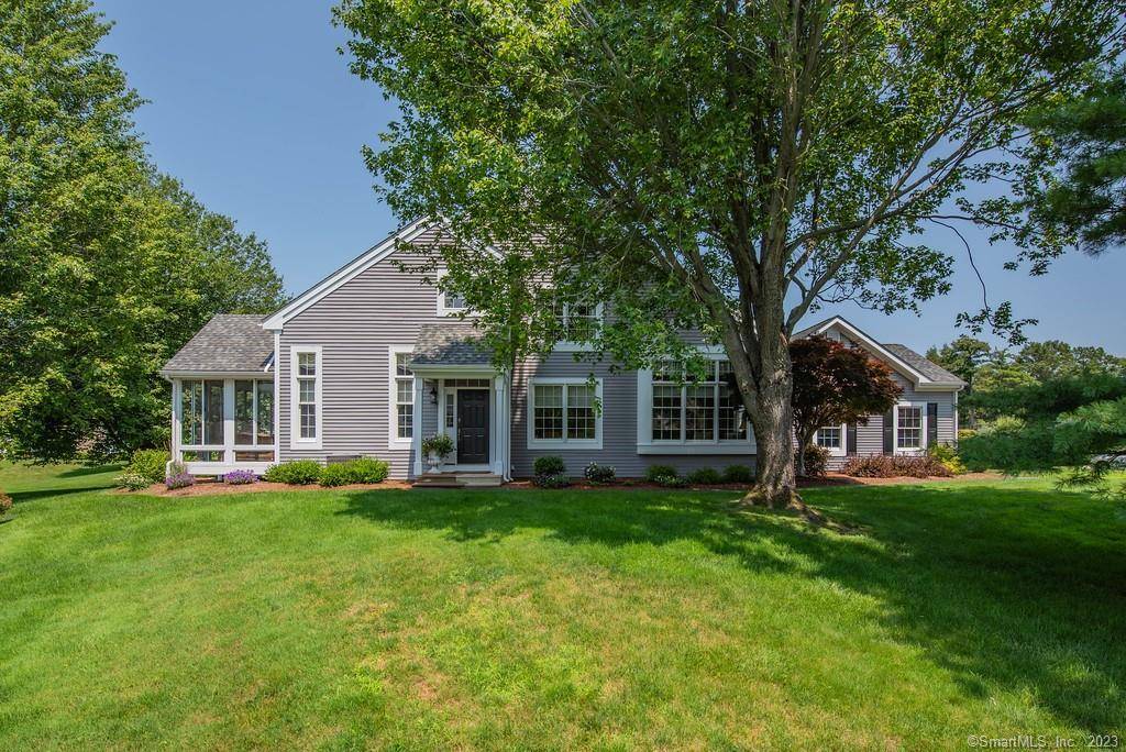 Fully furnished short term rental at the Town Homes of River Highlands aka Cromwell's TPC.