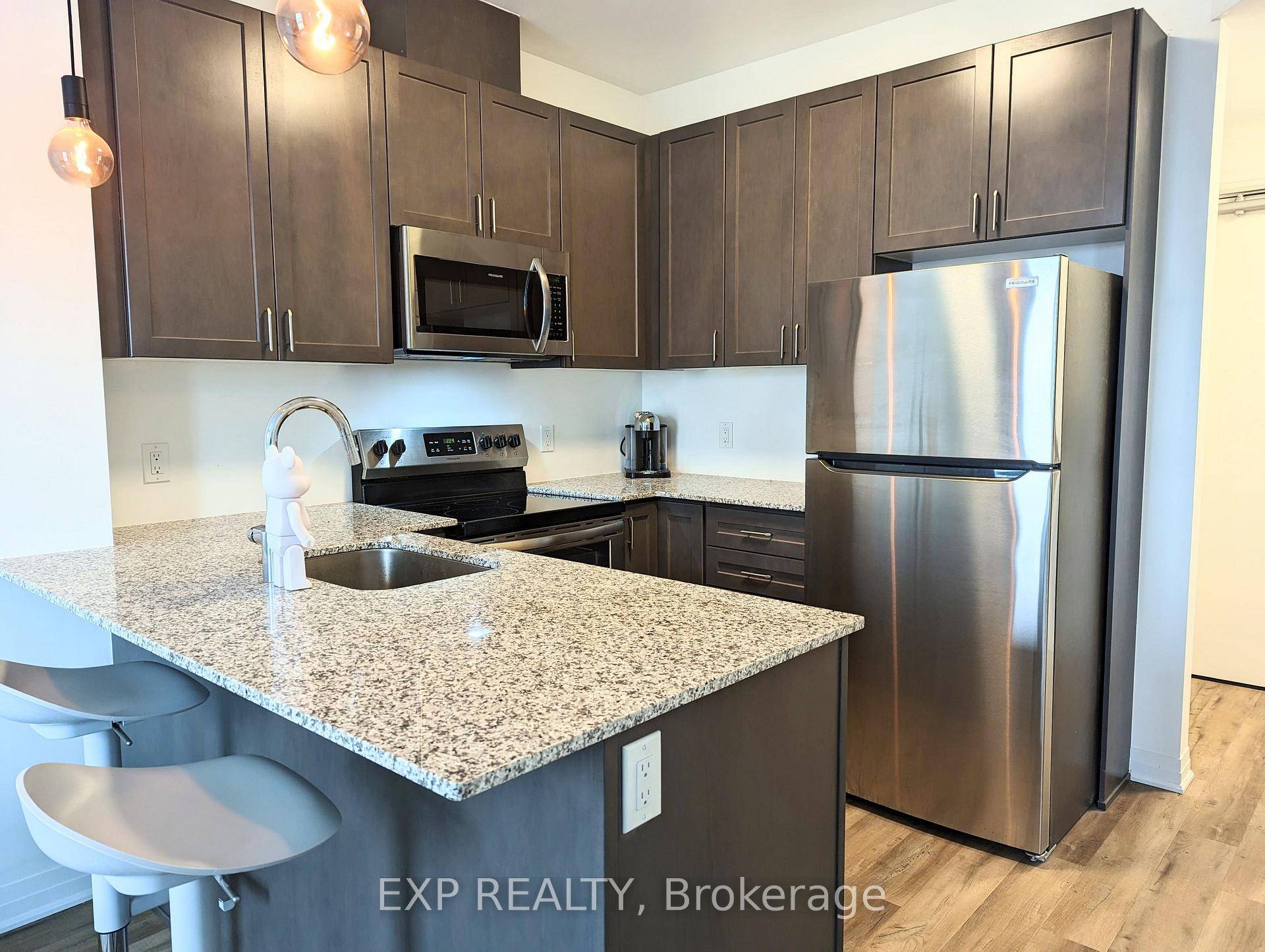 9 ft ceiling, open concept 1 bed 1 bath suite built by Mattamy Homes.