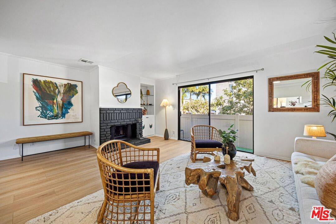 4365 Mclaughlin Ave 2BR Marina Del Rey La