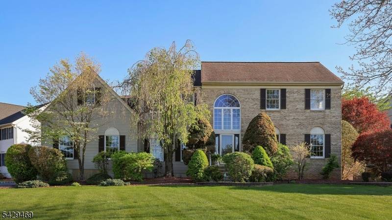 Discover this STUNNING Cambridge model 4 bedroom, 2.