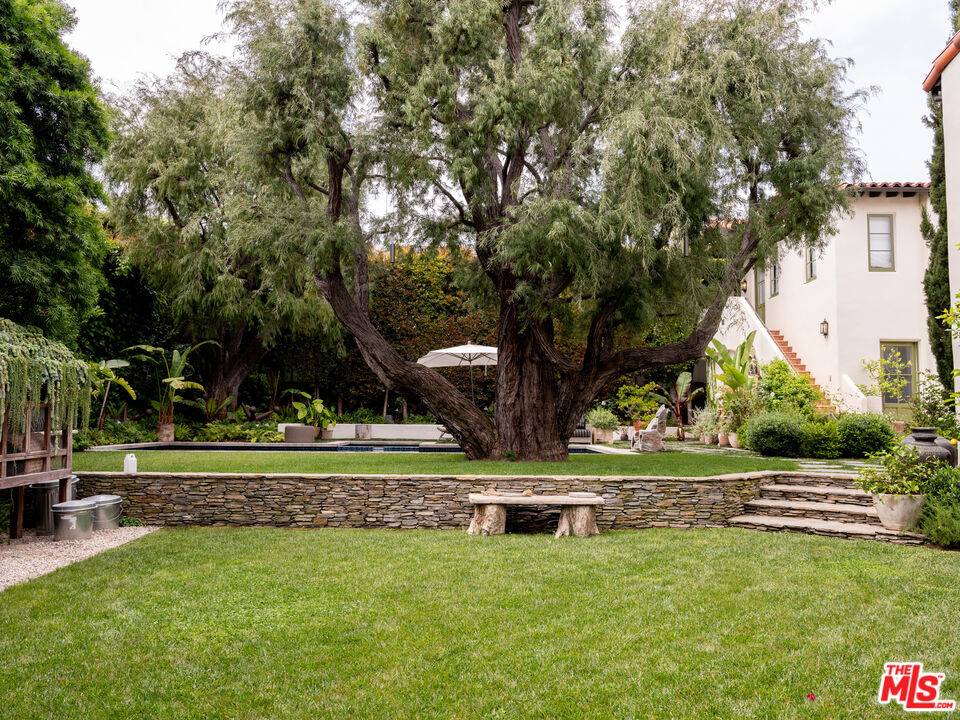129  N Woodburn Dr 7BR Brentwood La