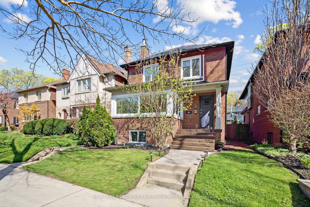 Welcome To This Surprisingly Spacious amp ; Elegantly Appointed Family Home In Prestigious North Rosedale, Offering Exceptional Comfort In Absolute Move In Condition.