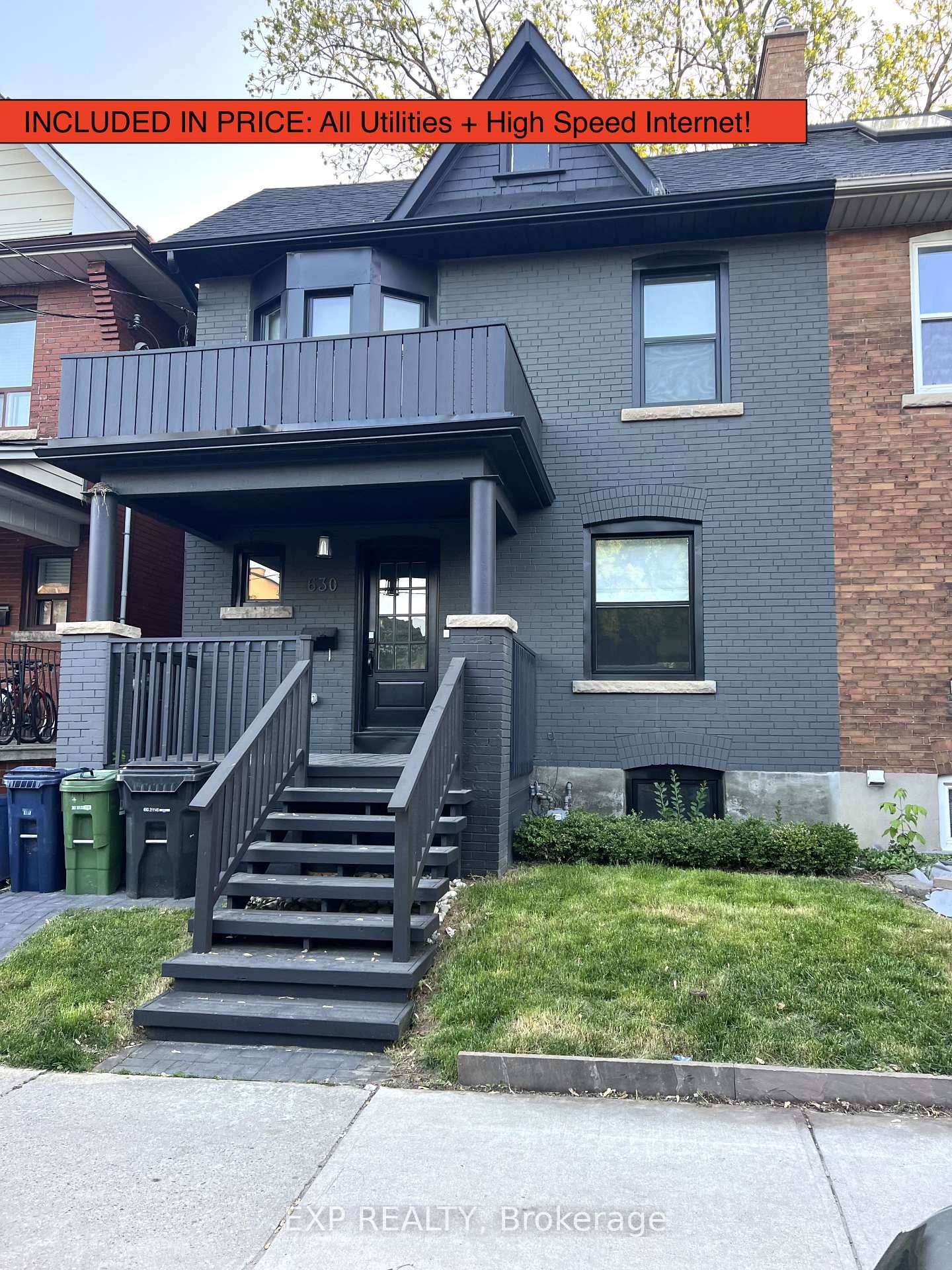Renovated Modern Lower Level Apartment in Prime Wychwood Neighbourhood !
