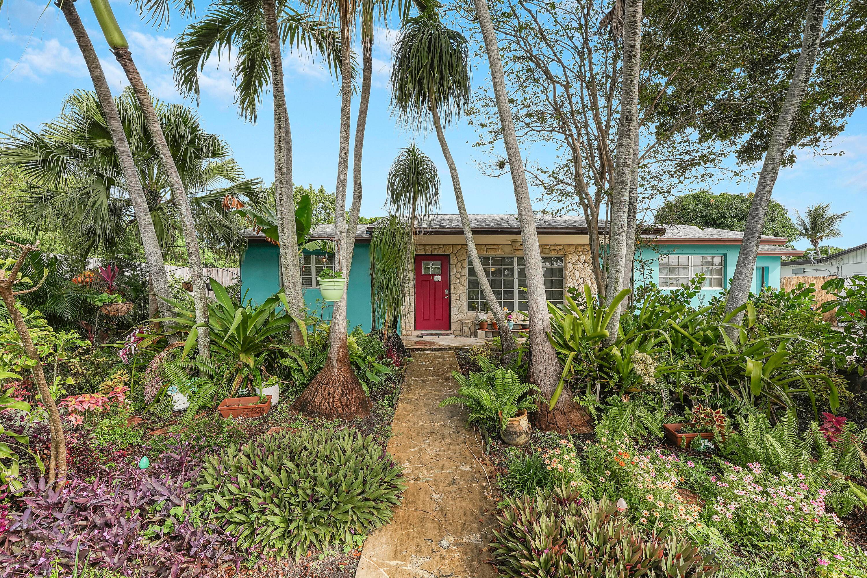 Located in the sought after neighborhood of Bahama Heights, this wonderful home offers comfort, style and functionality.