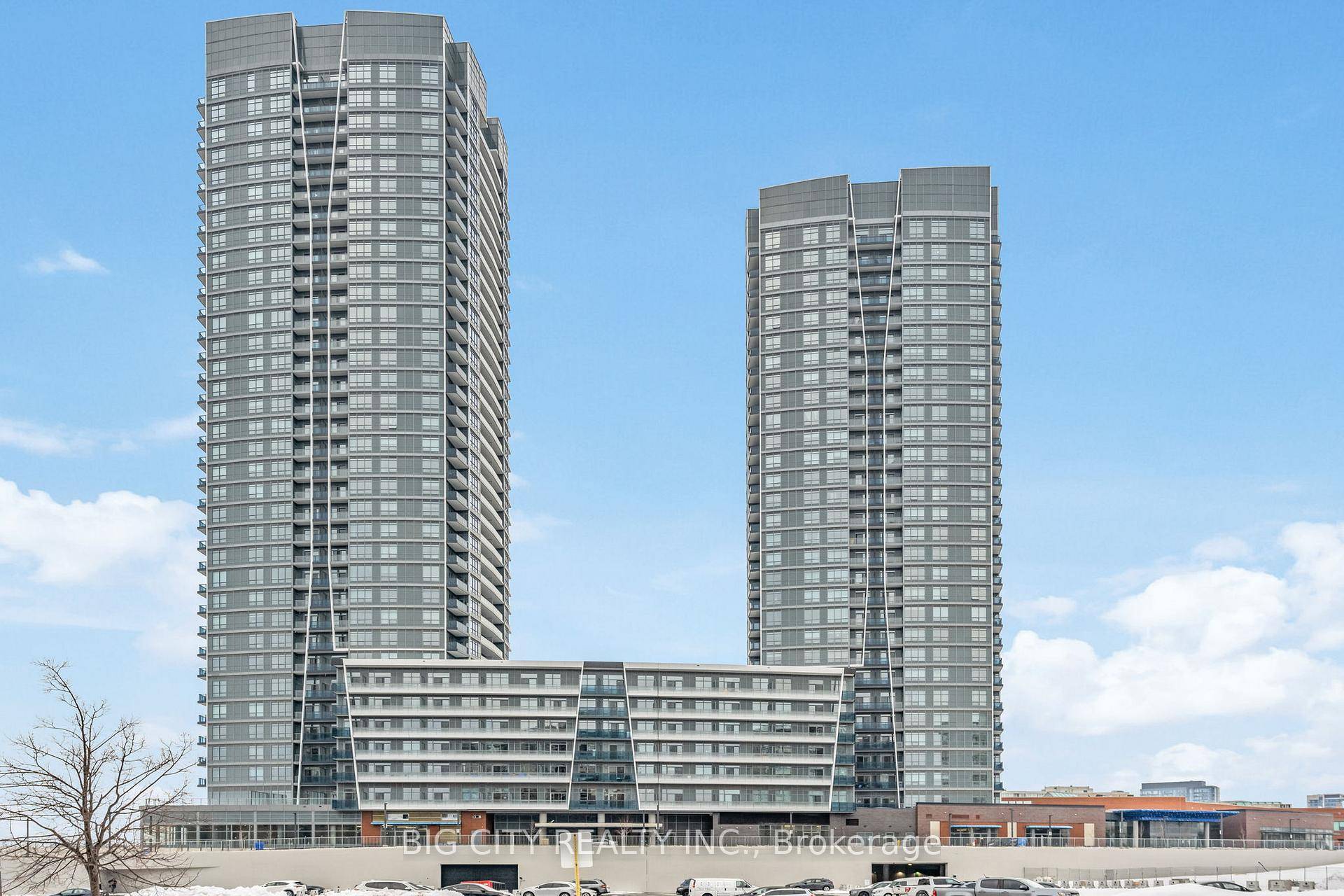 Location ! Location ! Brand New Promenade Park Towers Building A !