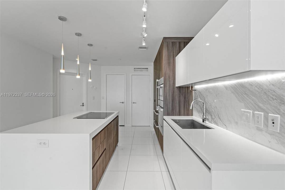 Live above it all at Paramount Miami Worldcenter.