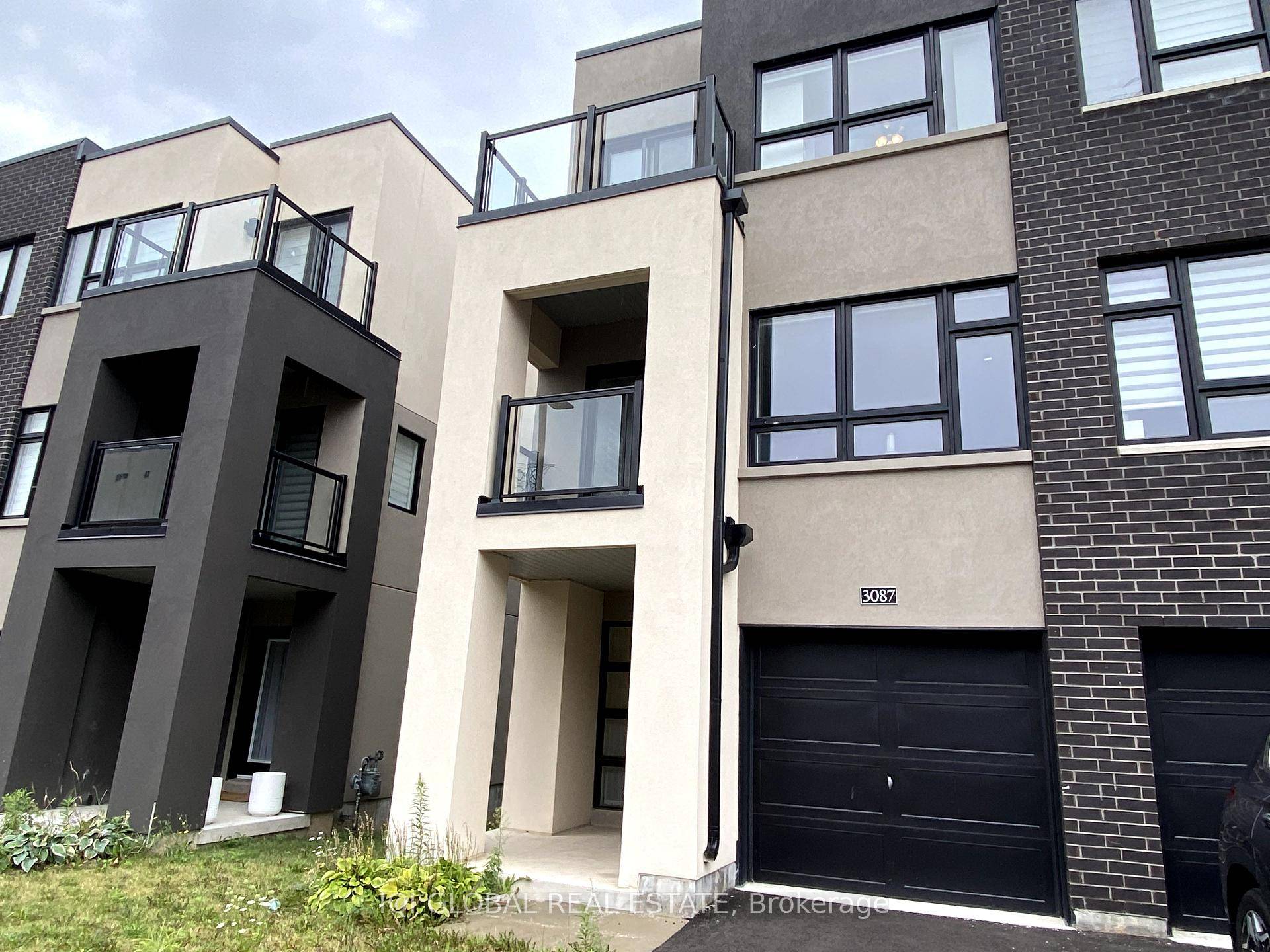 MUST SEE ! 2023 built End Unit Townhome 1, 870 sq ft one of the largest models in the complex, 3 bedrooms, 2.