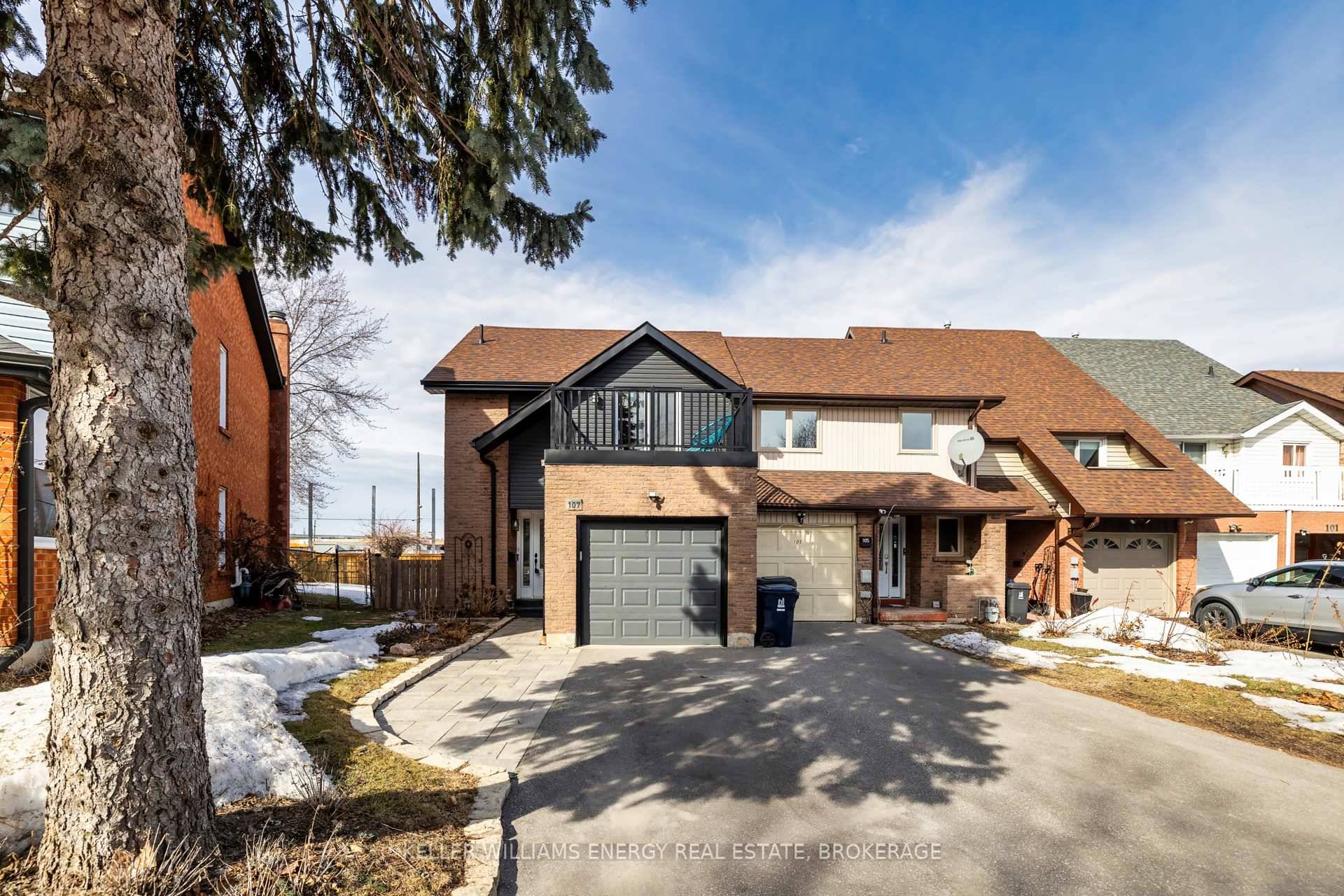 Welcome to This Absolute Stunning 3 Bedroom End Unit Freehold Townhouse !