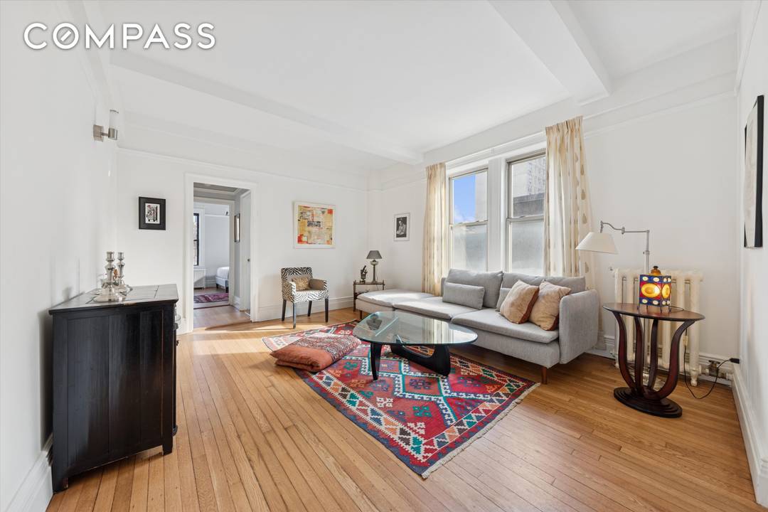Elegant Corner One Bedroom in Historic Rose Hill Experience unparalleled craftsmanship and timeless sophistication in this gut renovated, sun filled corner one bedroom, perched on a top floor of this ...